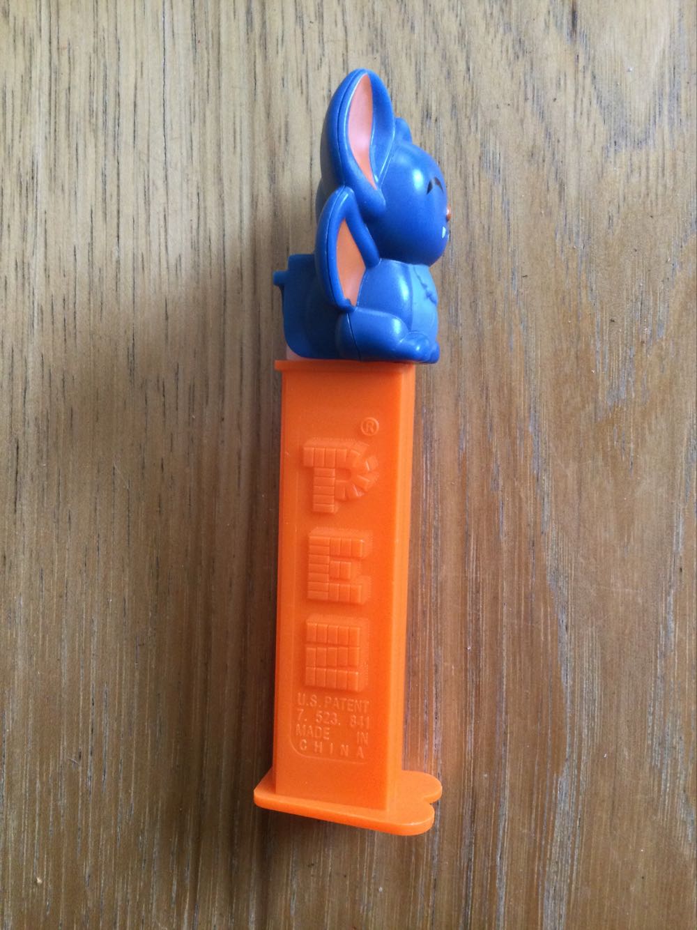 Halloween - Bat 🦇 🎃 - Halloween pez collectible - Main Image 2