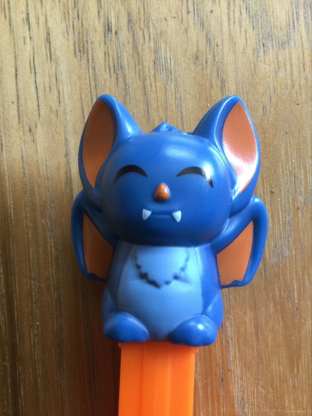 Halloween - Bat 🦇 🎃 - Halloween pez collectible - Main Image 4