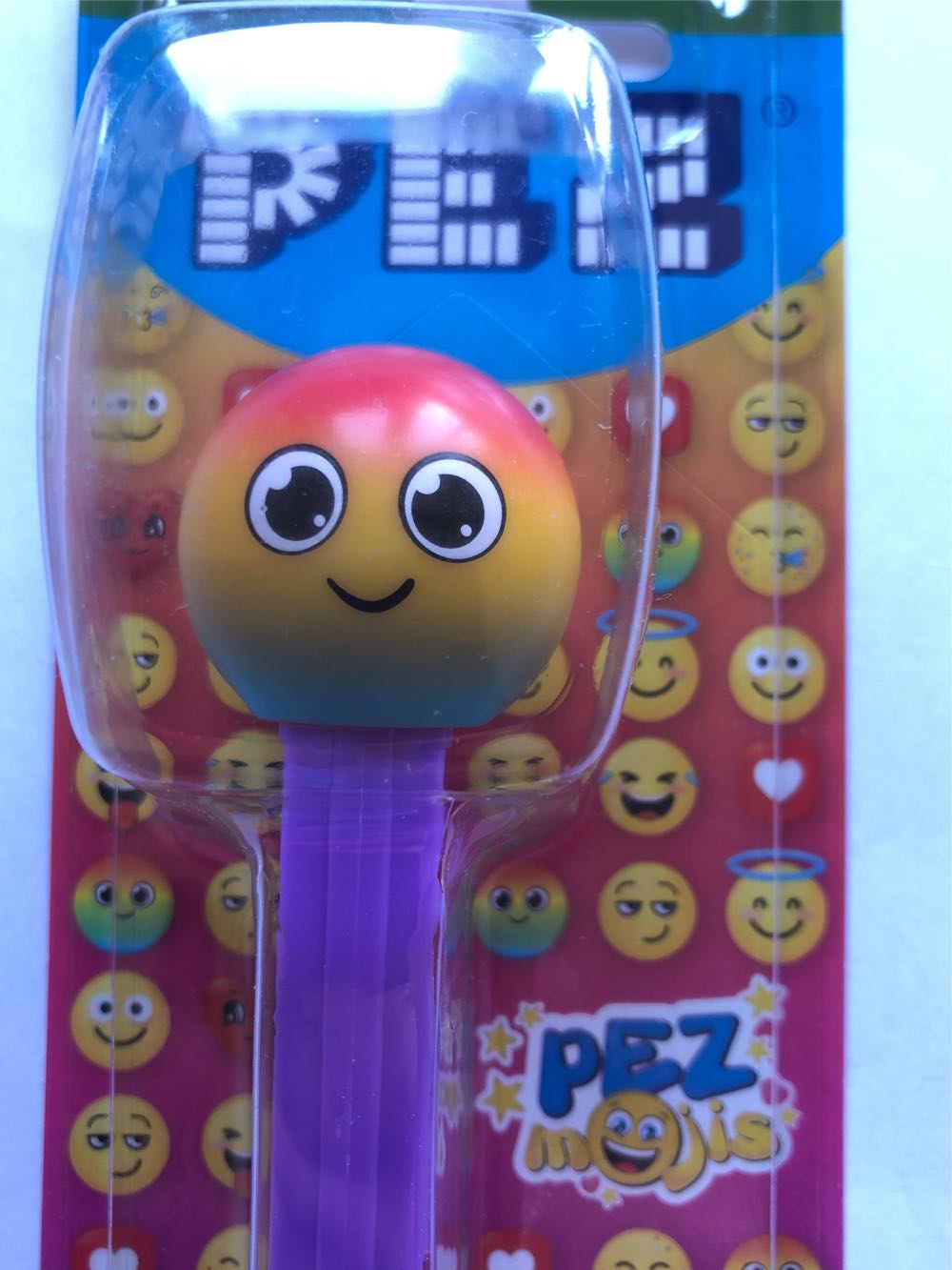 Rainbow - Pez mojis pez collectible - Main Image 2