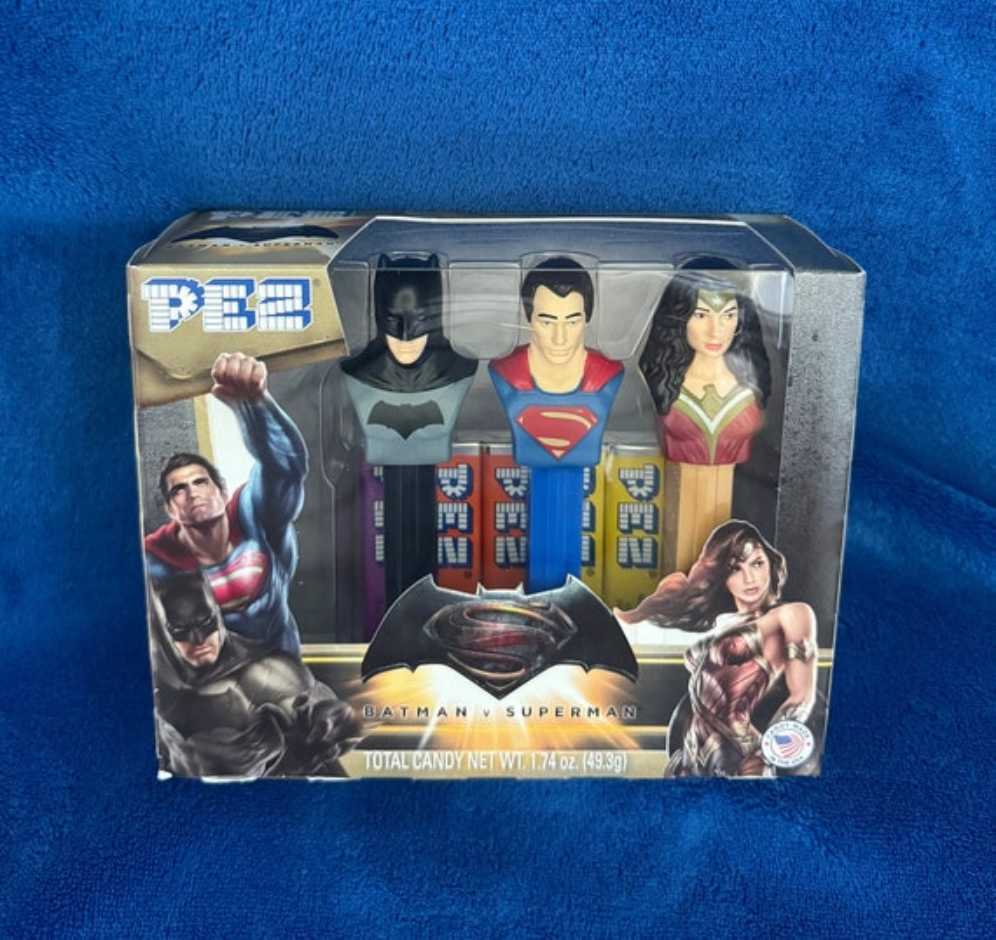 Superman - DC - Batman vs Superman pez collectible - Main Image 2