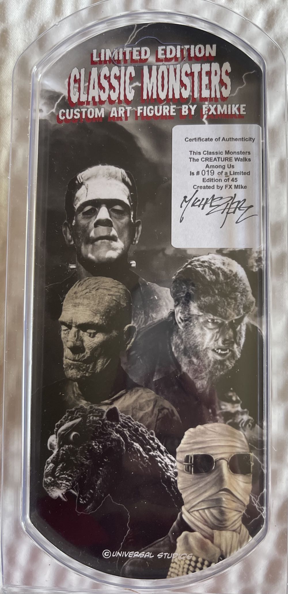 Classic Monsters - The Creature Walks Among Us - #19/45 - FX Mike - Classic Monsters pez collectible - Main Image 2