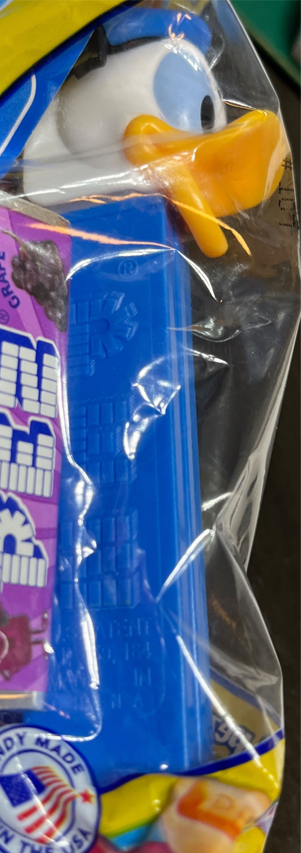 Donald Duck - Mickey & Friends pez collectible - Main Image 2