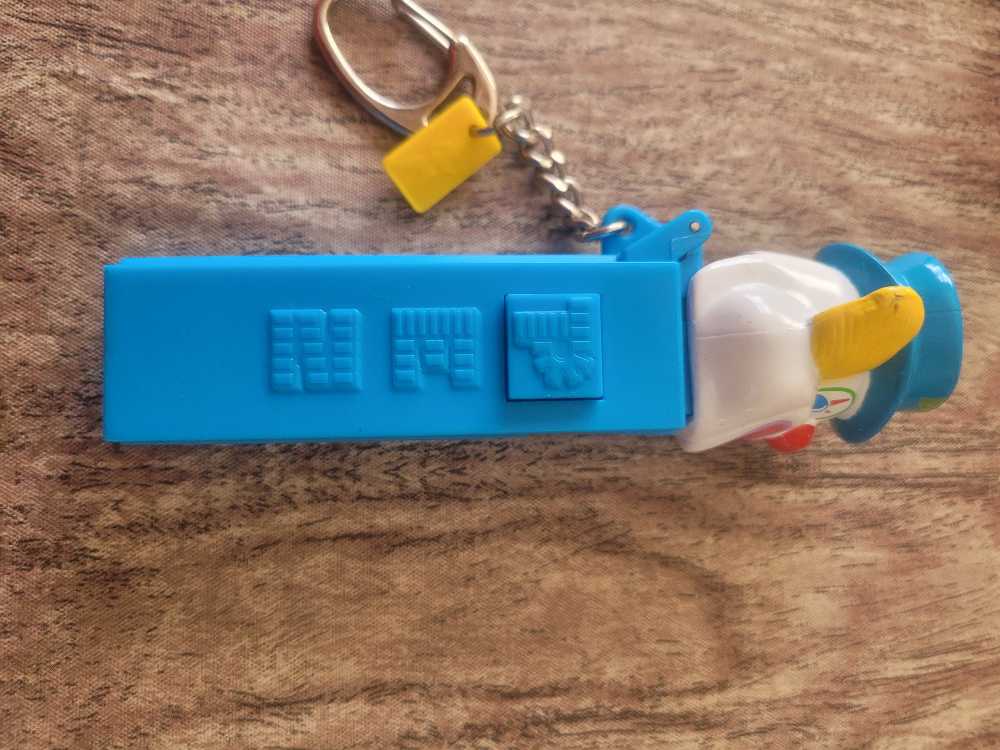 Pez Flashlight Keychain - Peter Pez  pez collectible - Main Image 2