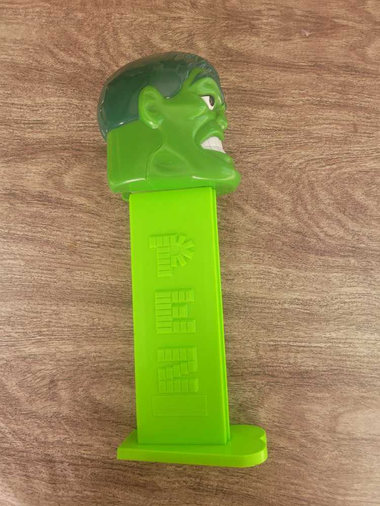 Giant Hulk  pez collectible - Main Image 2