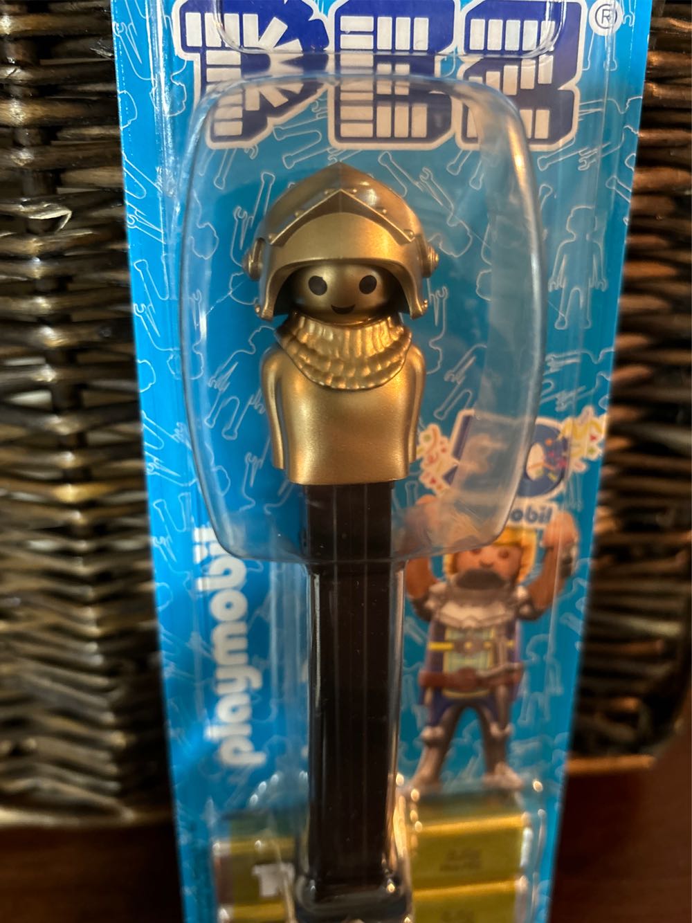 Playmobil - Knight 50th Anniversary - Limited Edition pez collectible [Barcode 9044400841000] - Main Image 3
