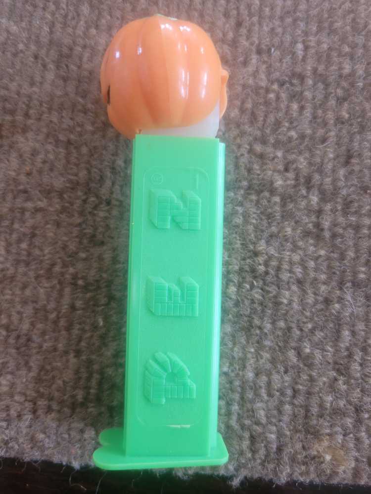 Halloween - Pumpkin B Thin Feet  pez collectible - Main Image 2