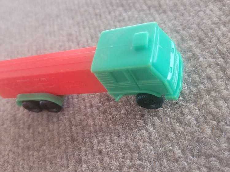 Trucks - Series D  pez collectible - Main Image 2