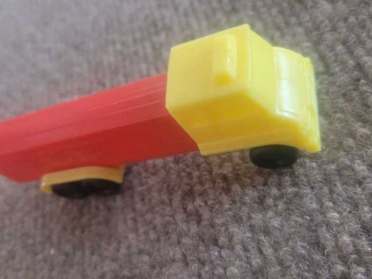 Truck D R3 - Trucks pez collectible - Main Image 2