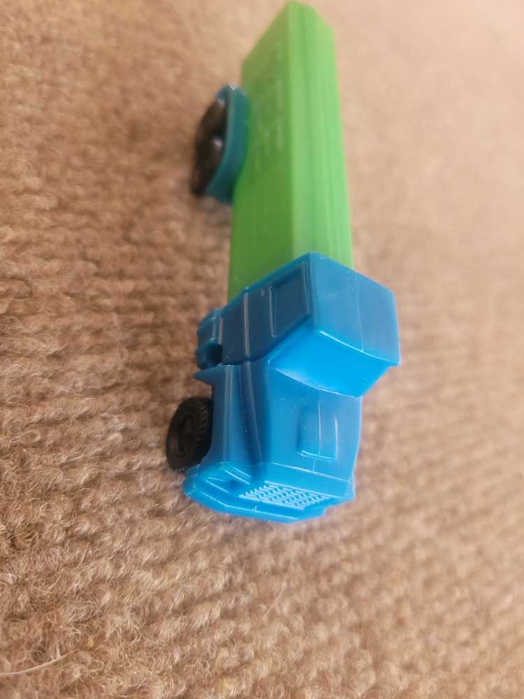 Truck Series D  pez collectible - Main Image 2