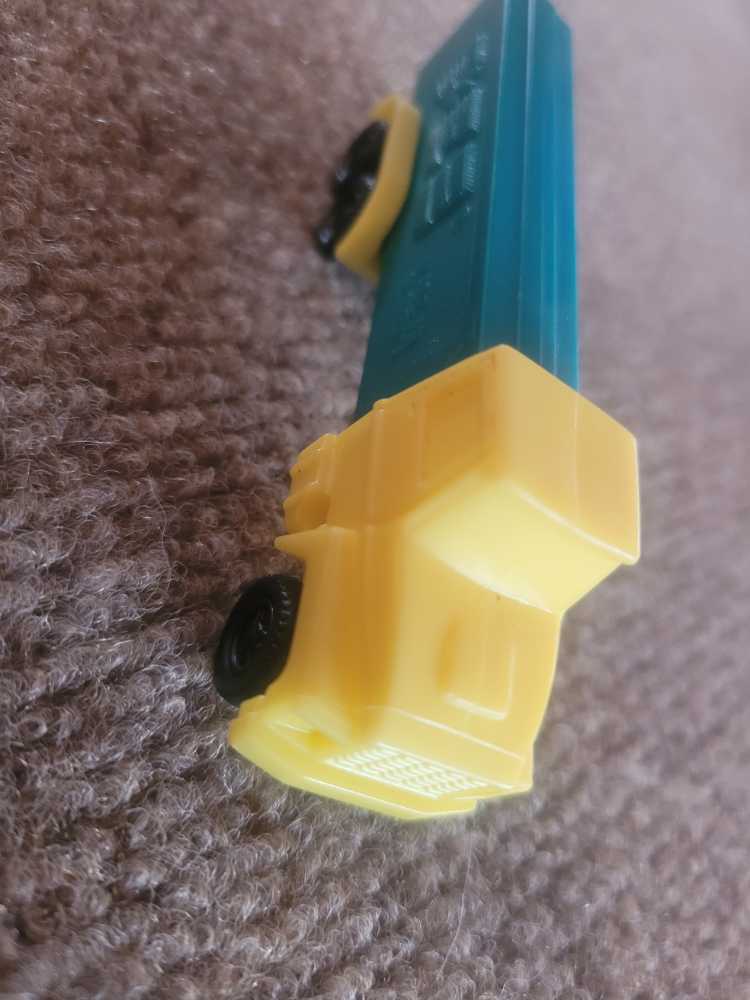 Trucks - Series D  pez collectible - Main Image 2