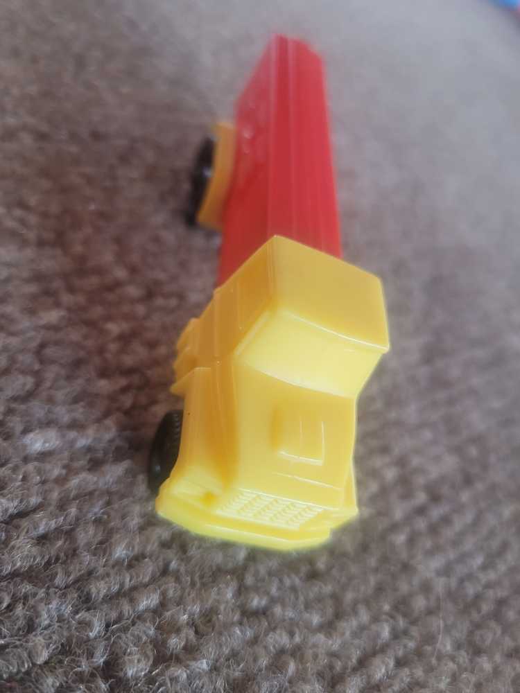 Truck Series D  pez collectible - Main Image 2