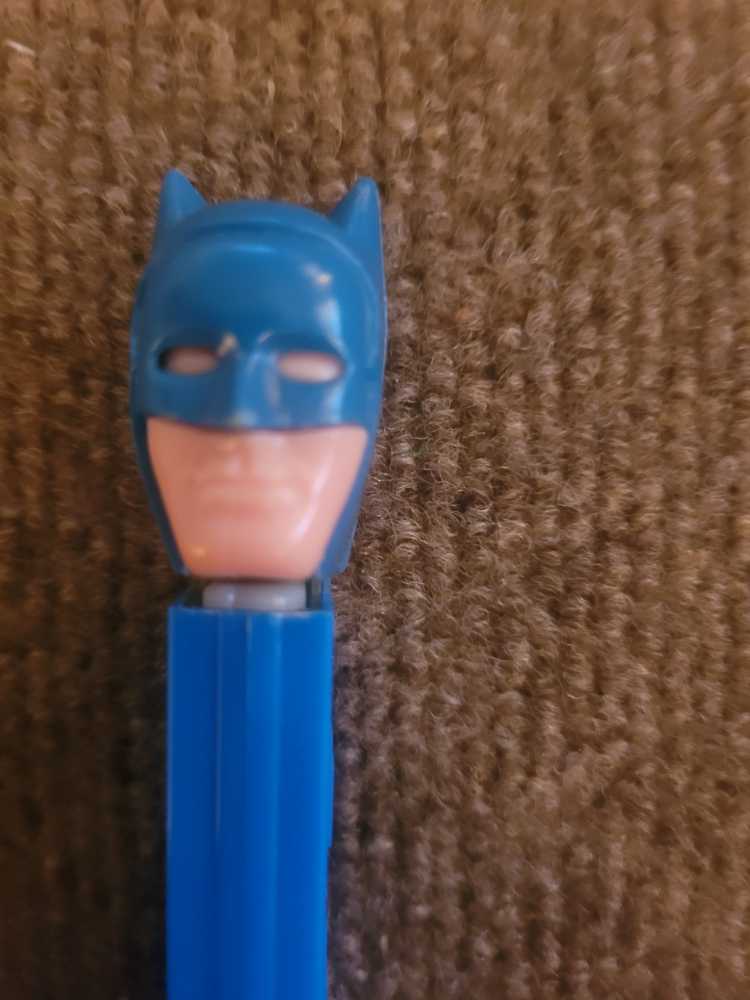 DC - Batman A (Blue) - Books & Comics - DC pez collectible - Main Image 2