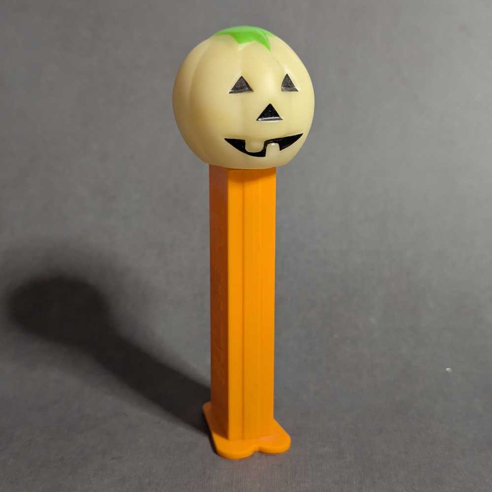 Halloween - Pumpkin C Glow - Holidays pez collectible - Main Image 2