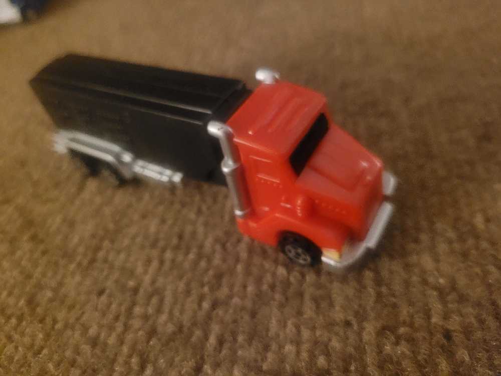 Truck - E Series - Tanker Red Cab Black Trailer - Trucks pez collectible - Main Image 2