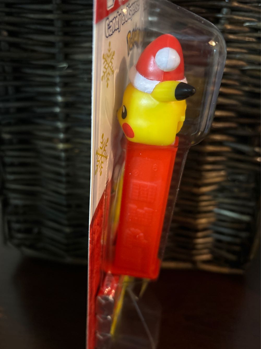 Pokémon - Pikachu Christmas (Shy) - Christmas pez collectible [Barcode 073621325135] - Main Image 2