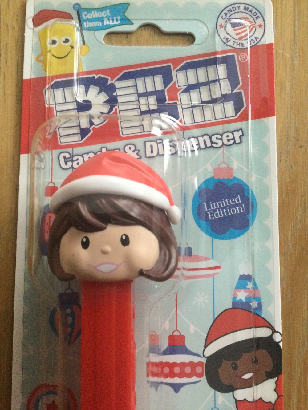 PEZ Presenter Girl - Santa Hat  - Limited Edition pez collectible [Barcode 073621956438] - Main Image 4