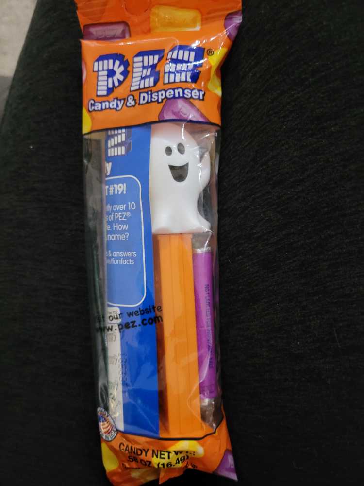 Halloween - Ghost  pez collectible [Barcode 073621093034] - Main Image 2