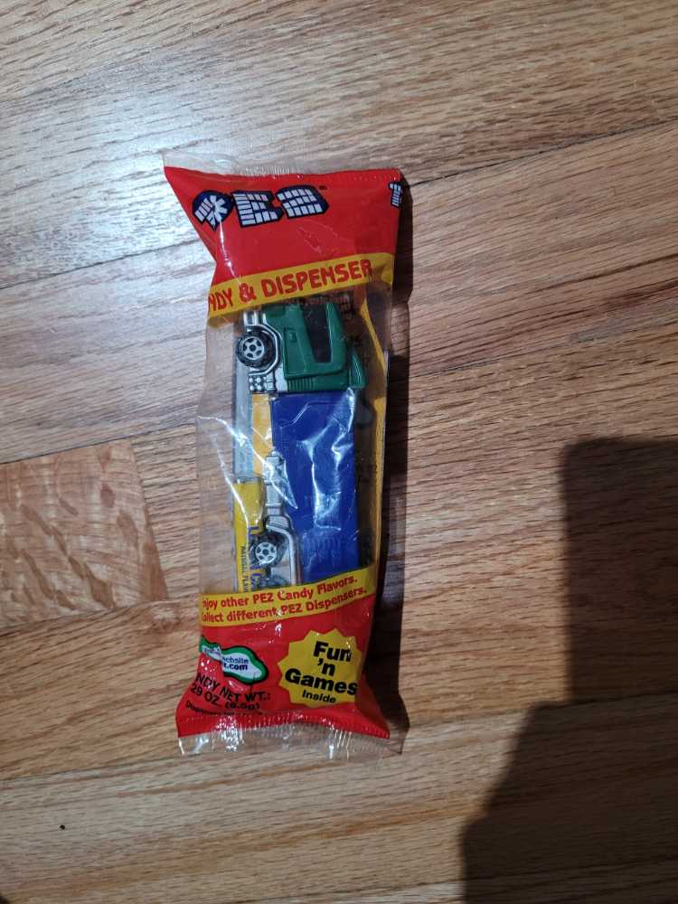 Rigs - Green And Blue  pez collectible - Main Image 2