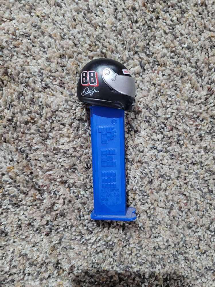 Nascar - Dale Earnhardt JR #88  pez collectible - Main Image 3