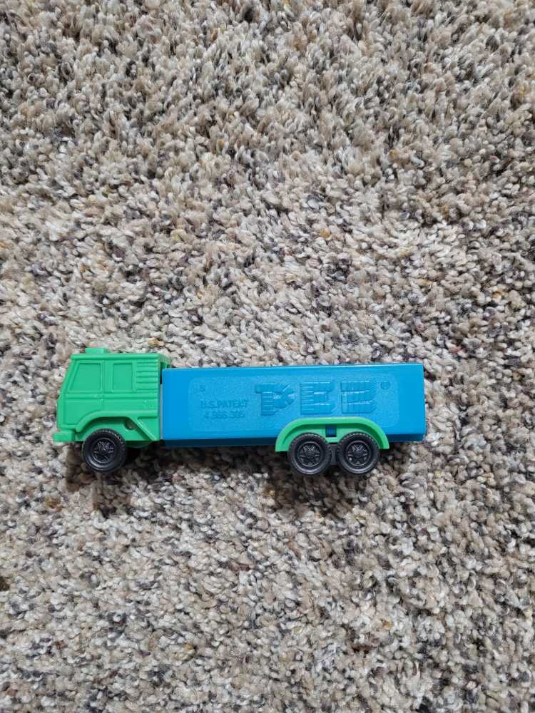 Hauler-Wawa Holiday Truck