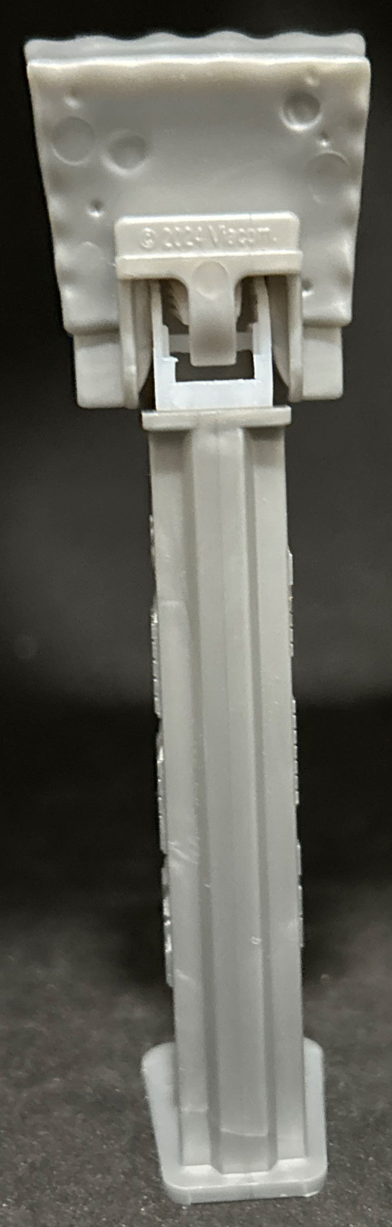 SpongeBob - (Exclusive) Silver SpongeBob - Cartoons pez collectible [Barcode 073621014244] - Main Image 2