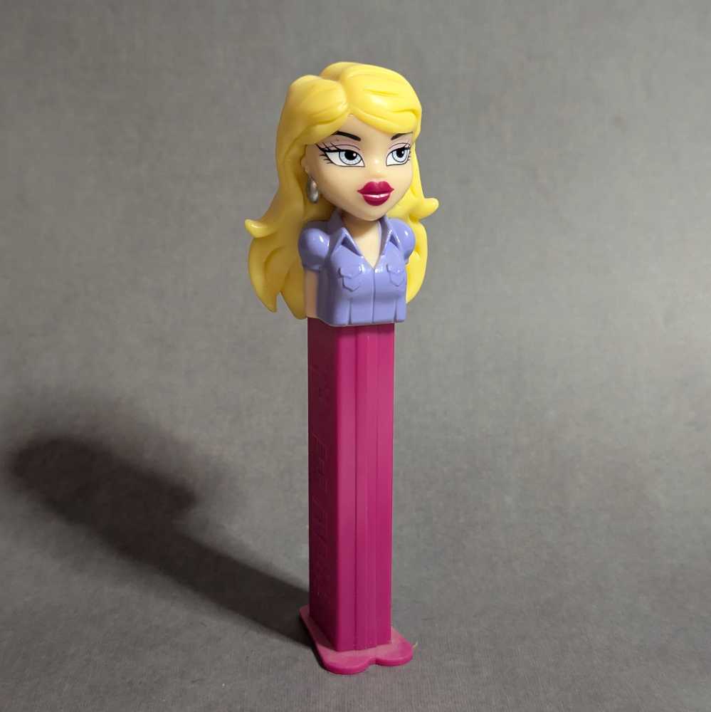 Bratz - Cloe - Games & Toys pez collectible - Main Image 2