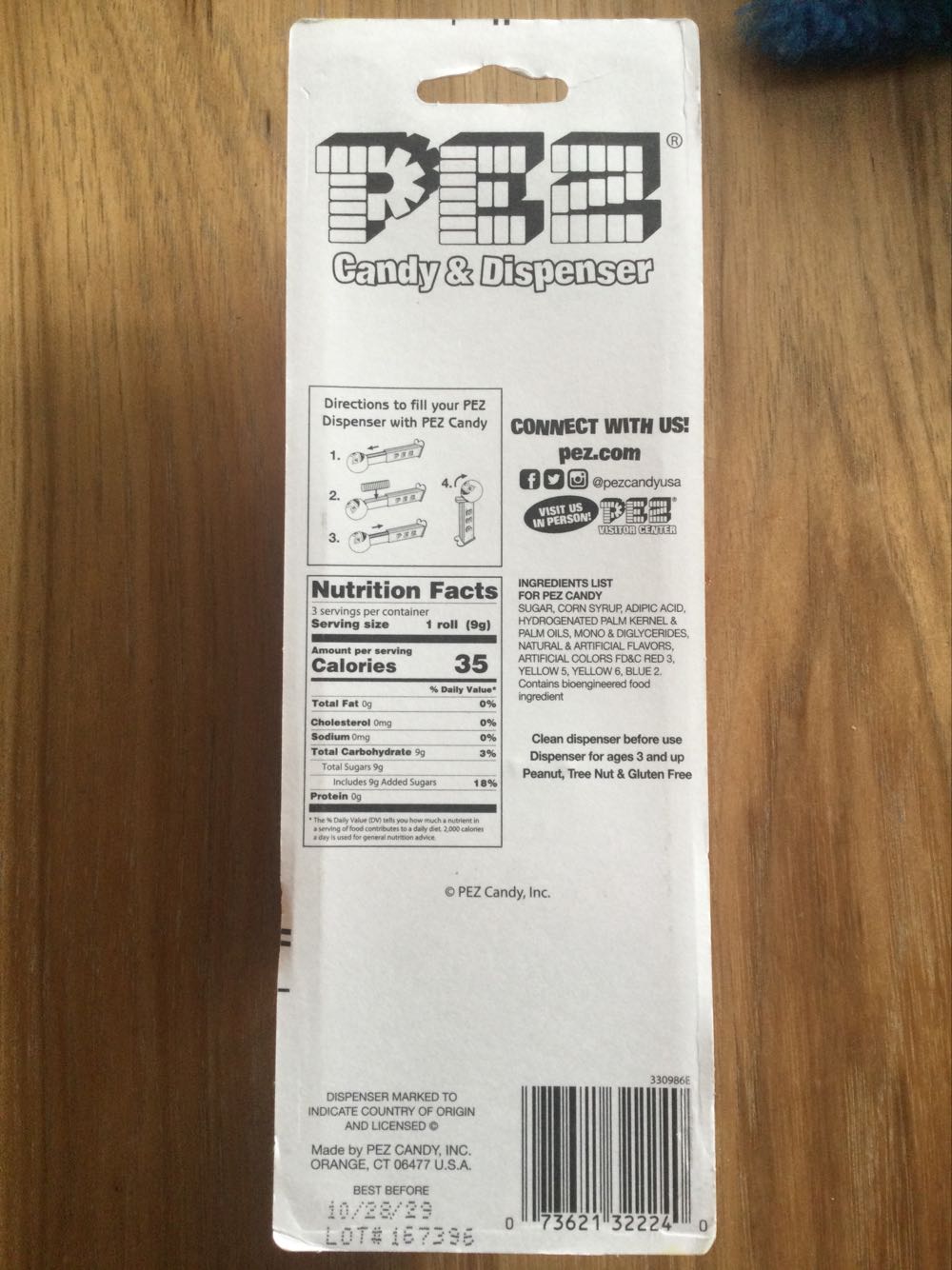 Valentine’s Day - Heart - Purple Hugging Crystal Heart - Valentine’s Day pez collectible [Barcode 073621322240] - Main Image 3