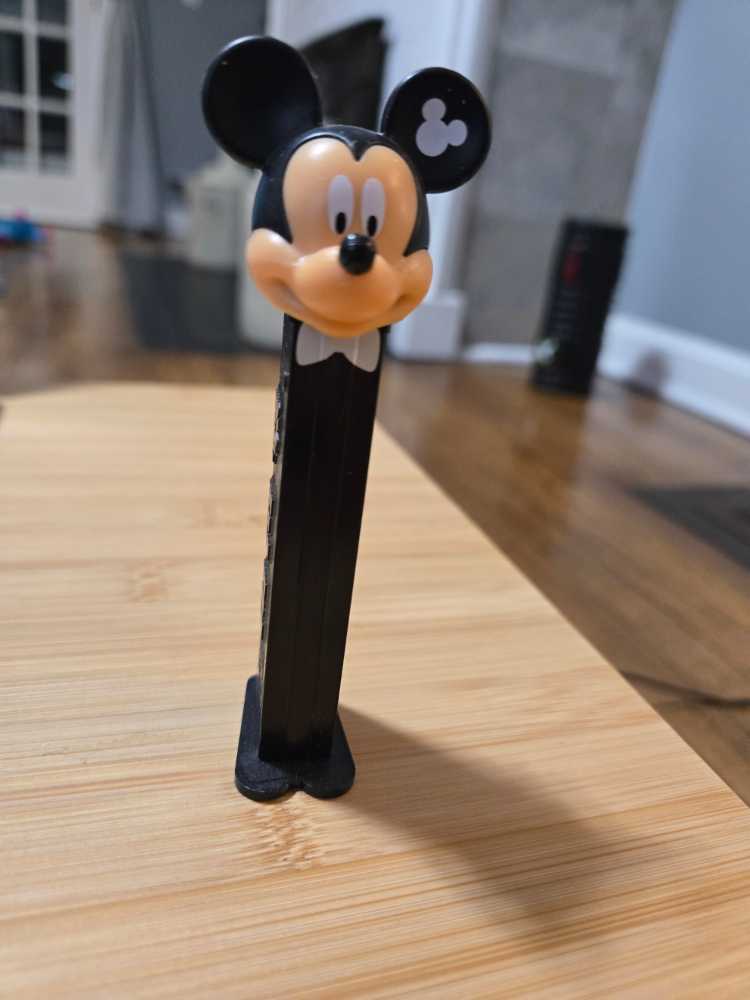 Minnie Mouse Glasses And Red Bow