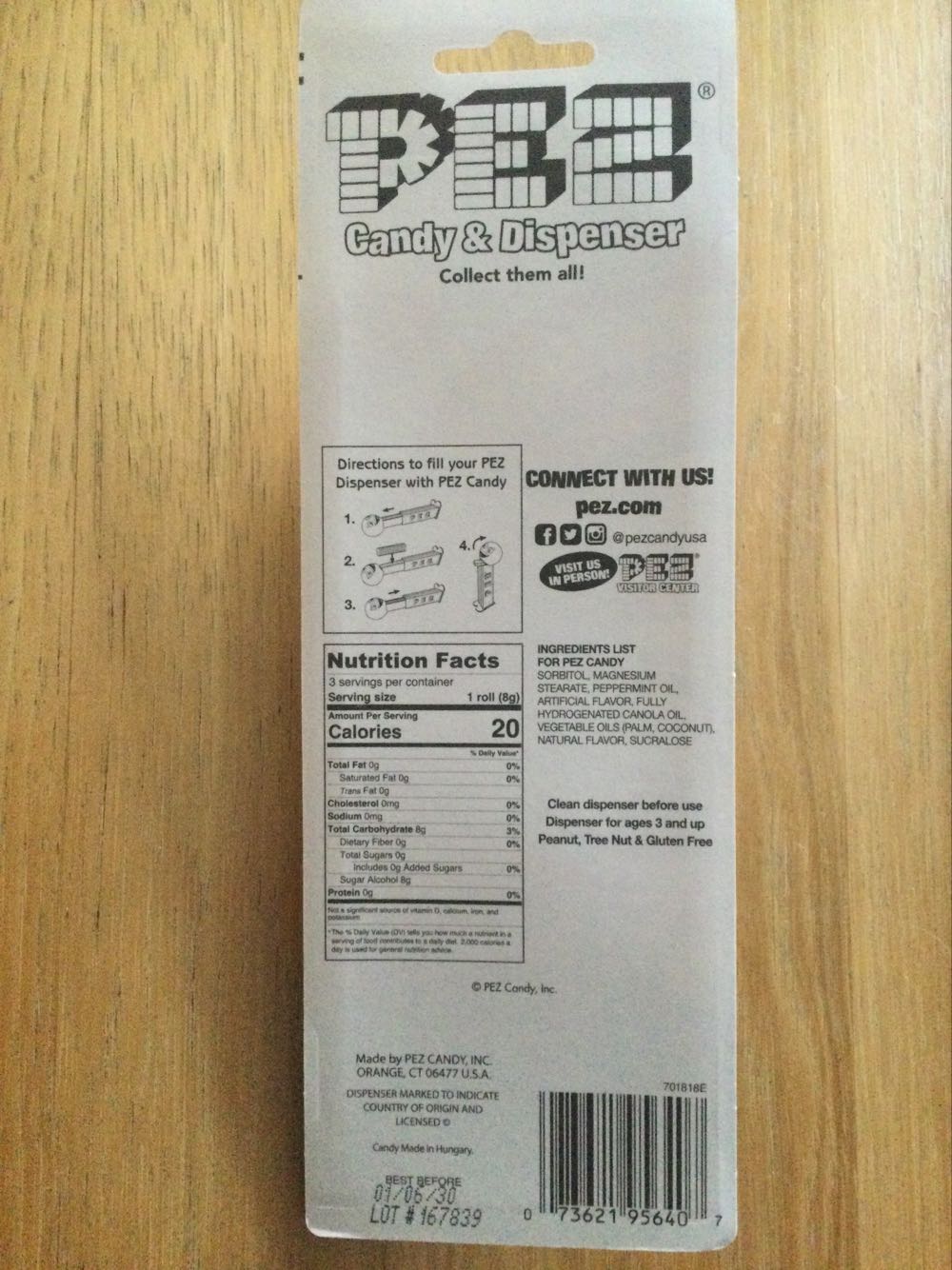 PEZ Presenter Girl Classic - Light Skin - PEZ Originals pez collectible [Barcode 073621956407] - Main Image 3