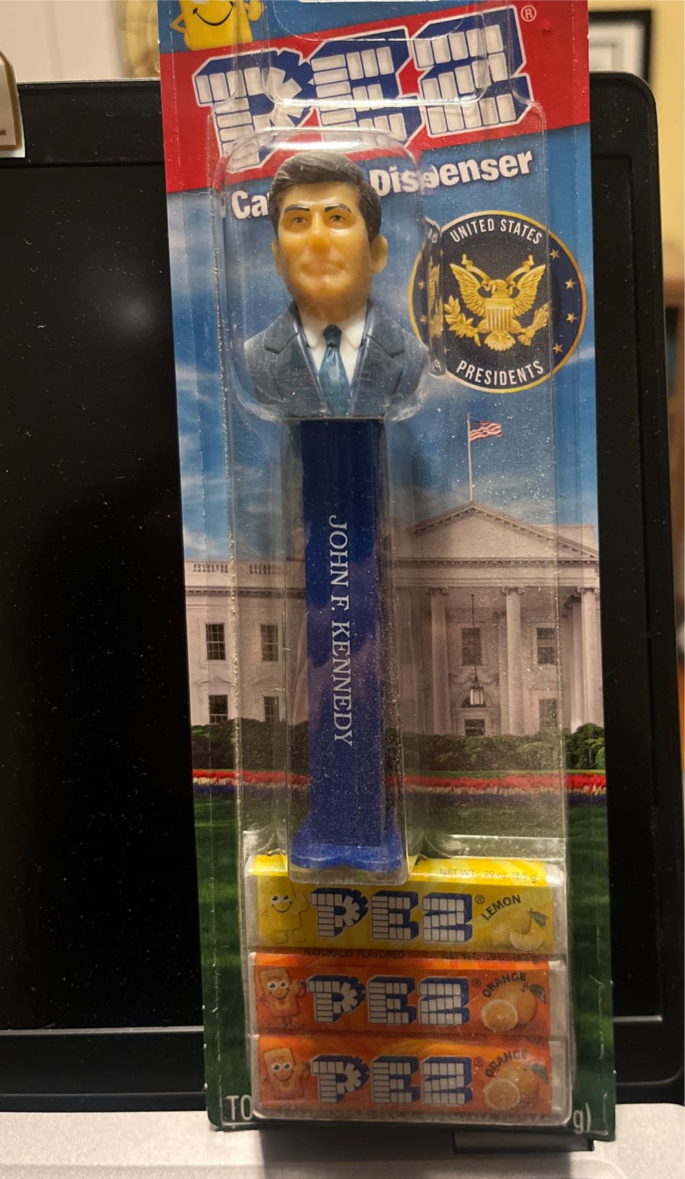 Hauler-Walmart 81-92 White Cab