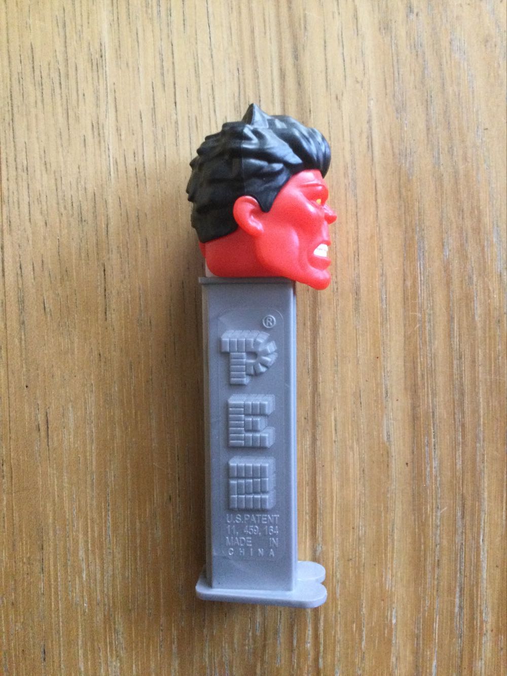 Red Hulk - Marvel - Marvel pez collectible [Barcode 073621090026] - Main Image 2