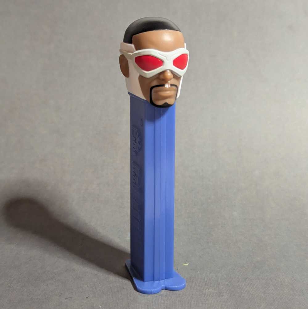 Sam Wilson Captain America - Books & Comics - Marvel pez collectible - Main Image 2