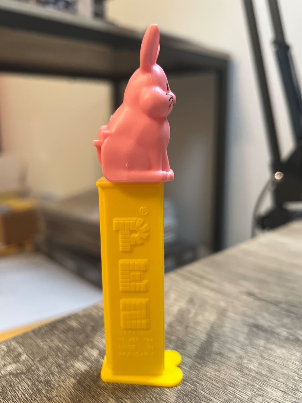Bunny (Sitting) - Easter pez collectible - Main Image 2