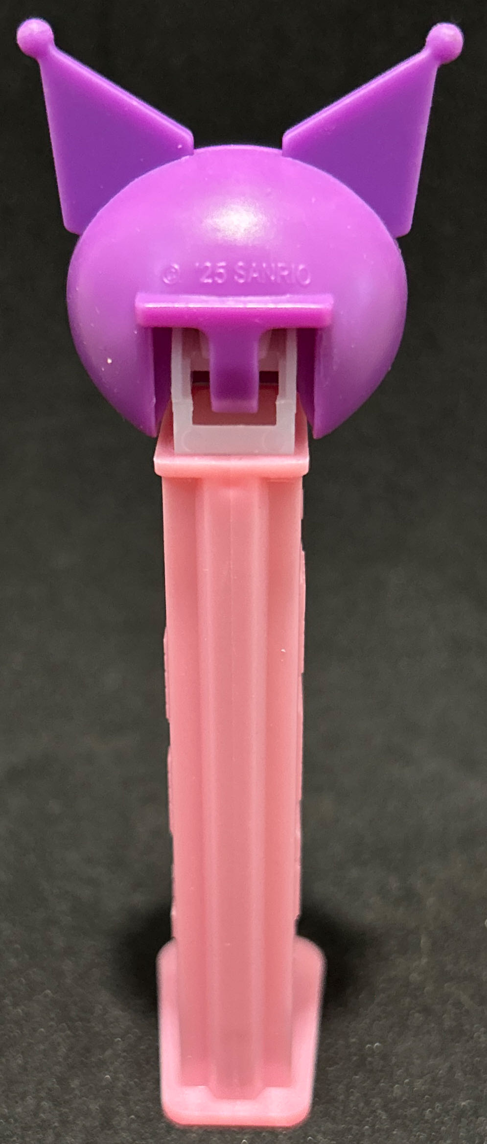 Kuromi - Hello Kitty pez collectible [Barcode 073621091504] - Main Image 2