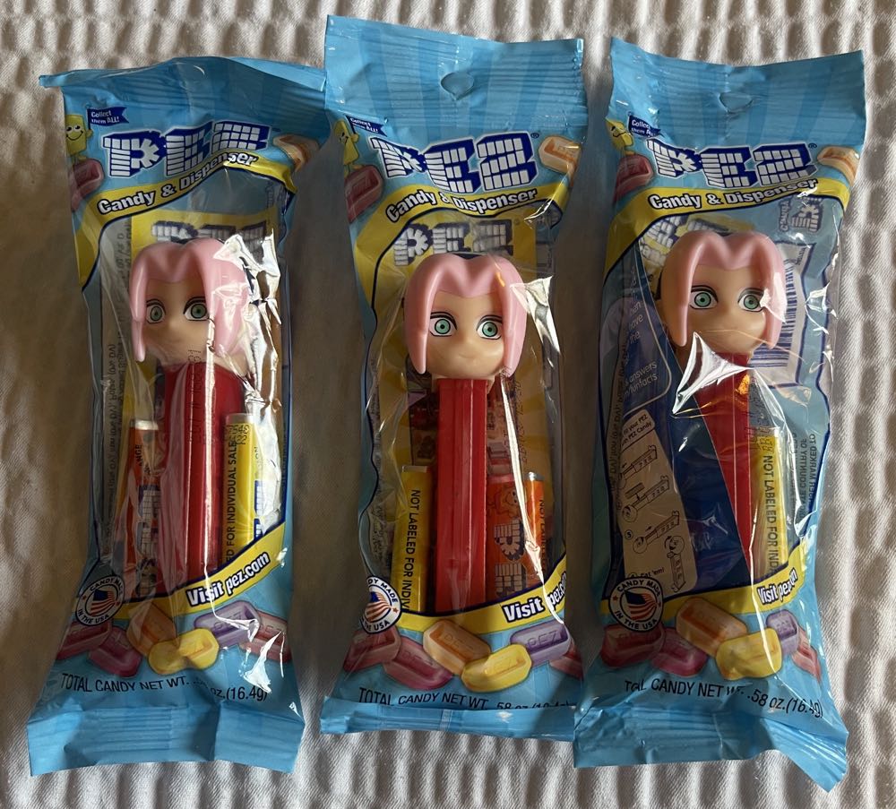 Christmas - Nutcracker, 2 yellow U shapes on hat, green stem