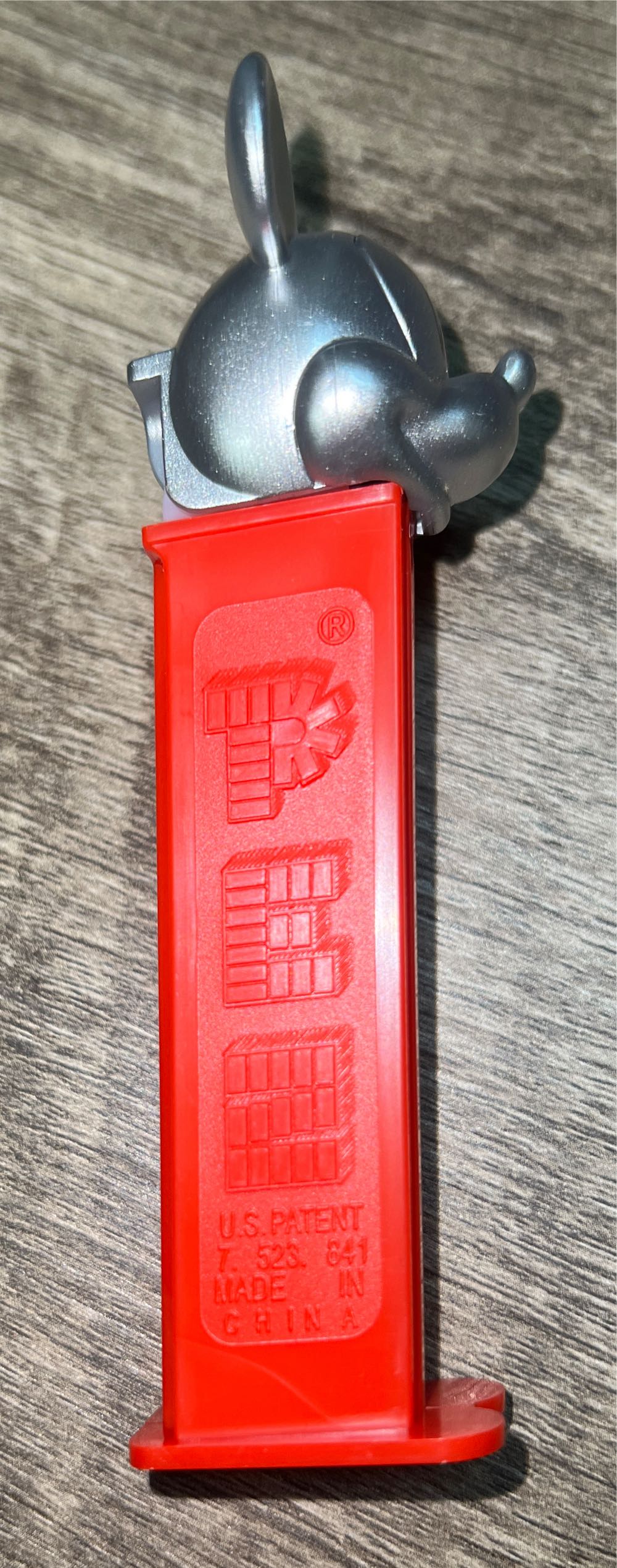 Donald Duck D - Disney Classic pez collectible - Main Image 2