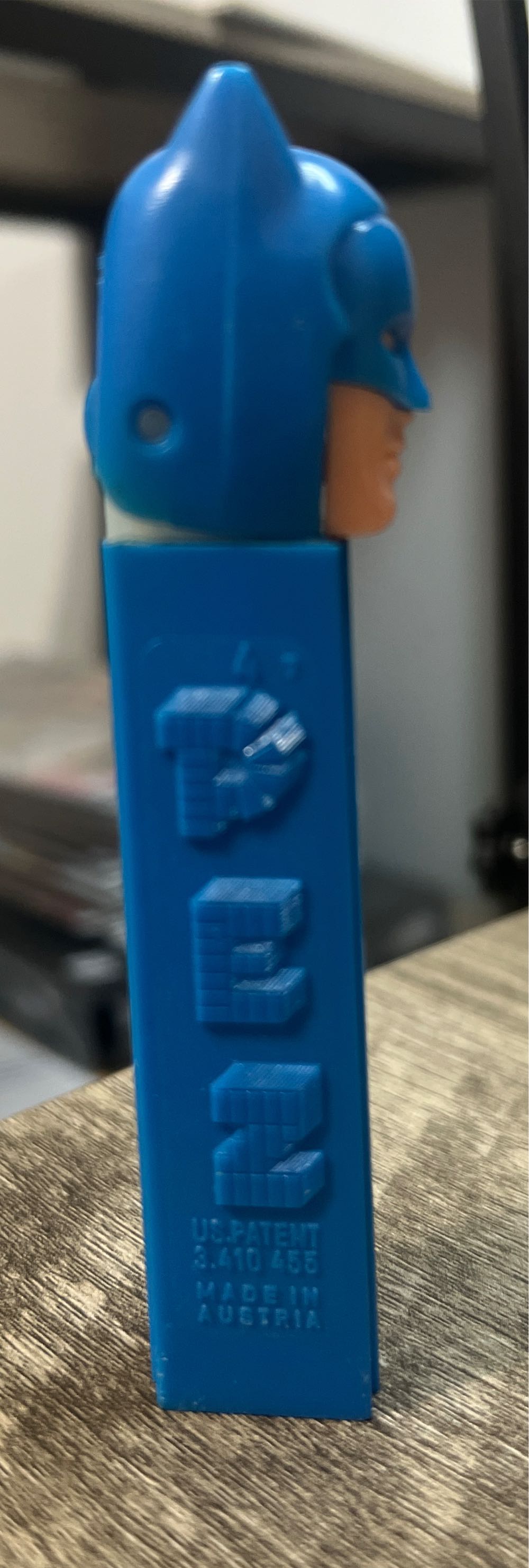 Batman A (No Feet) - Batman pez collectible - Main Image 2