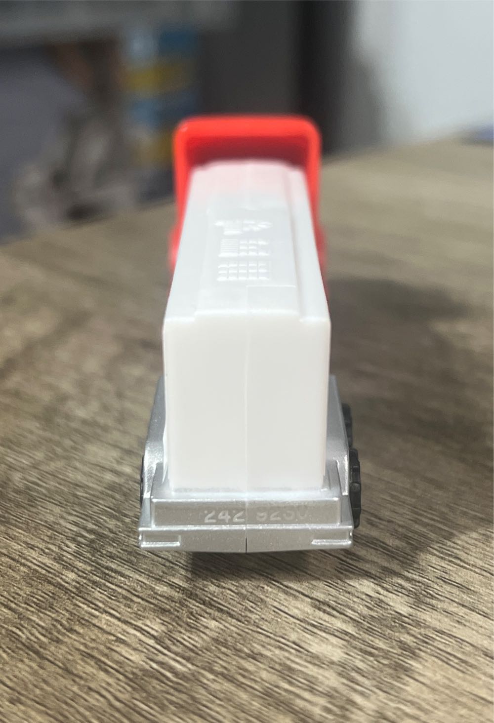 Truck - Ace Hardware  - Advertising pez collectible [Barcode 073621008748] - Main Image 3