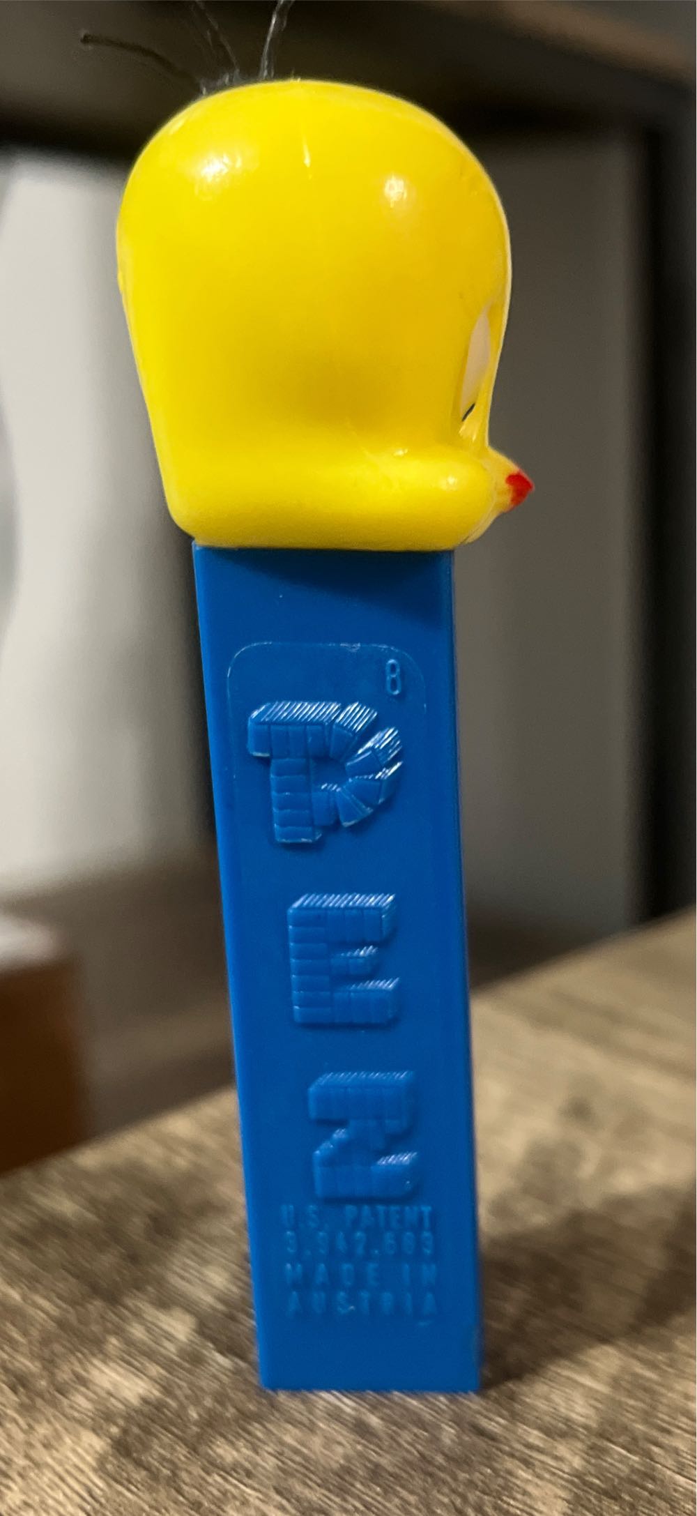 Tweety Bird A - Looney Tunes pez collectible - Main Image 2