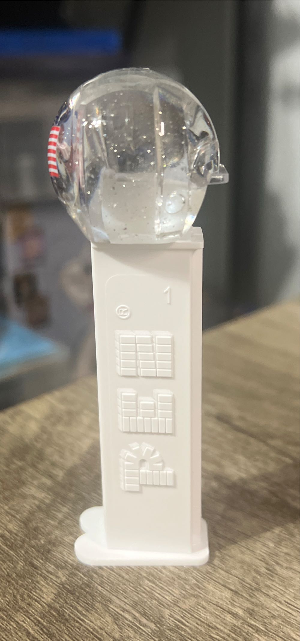 USA Flag Crystal Ball (White Stem) - Fourth of July pez collectible [Barcode 073621936553] - Main Image 4