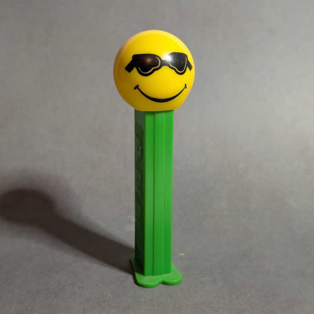 Funky Faces - Sunglass Smile - PEZ Originals pez collectible - Main Image 2