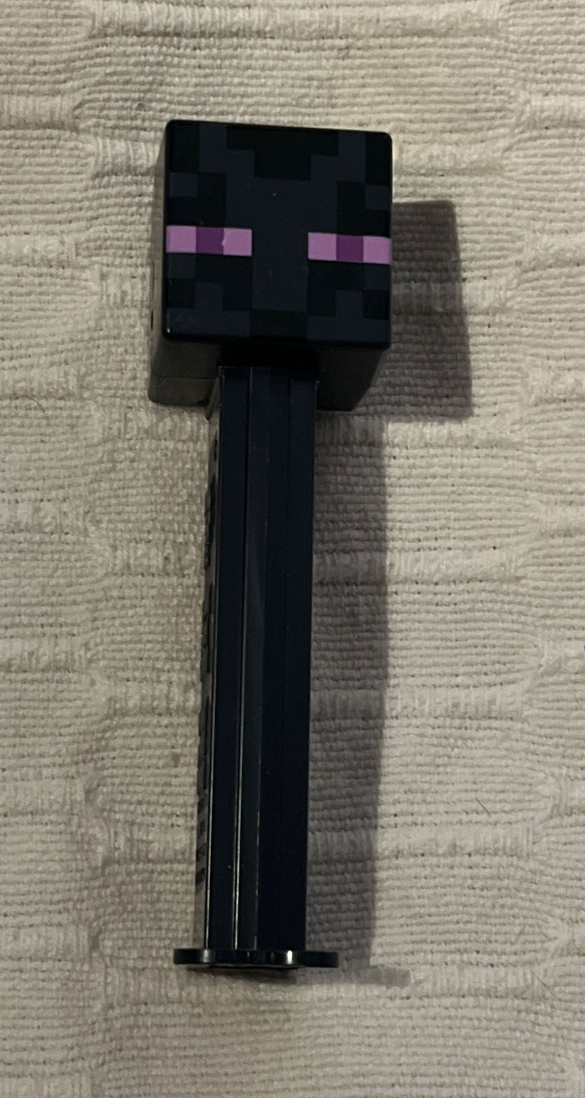 PEZ Limited Edition - Peppermint Presenter Girl (Medium Skin Tone/Brown Hair)