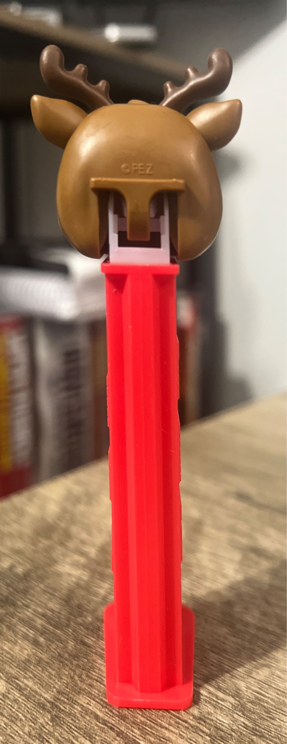 Reindeer D (Summer Reindeer) - Christmas pez collectible - Main Image 3