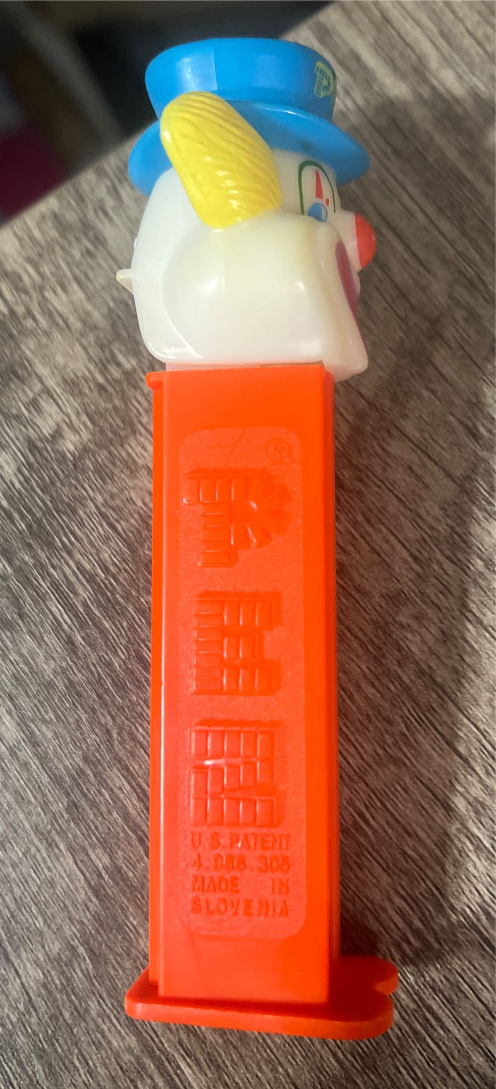 Peter Pez C (2) - Peter Pez Clown pez collectible - Main Image 2