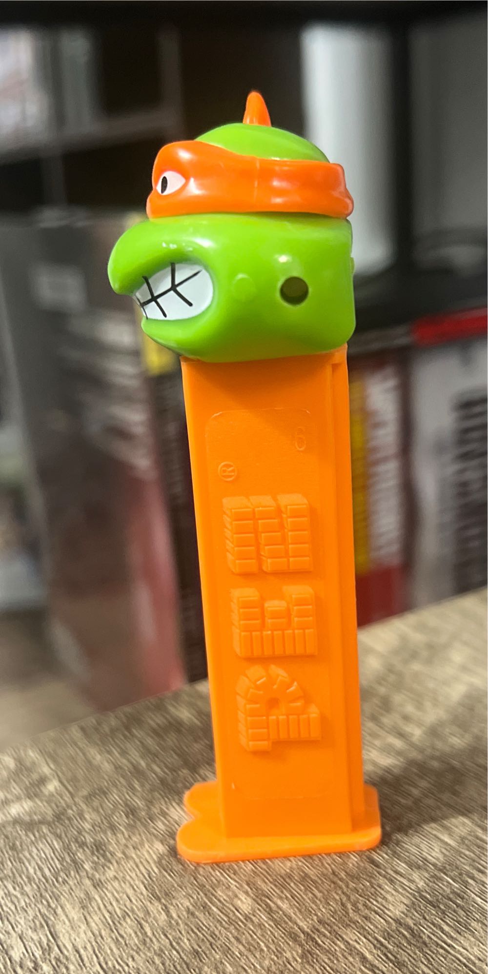 Leonardo A (Angry) - Teenage Mutant Ninja Turtles pez collectible - Main Image 4