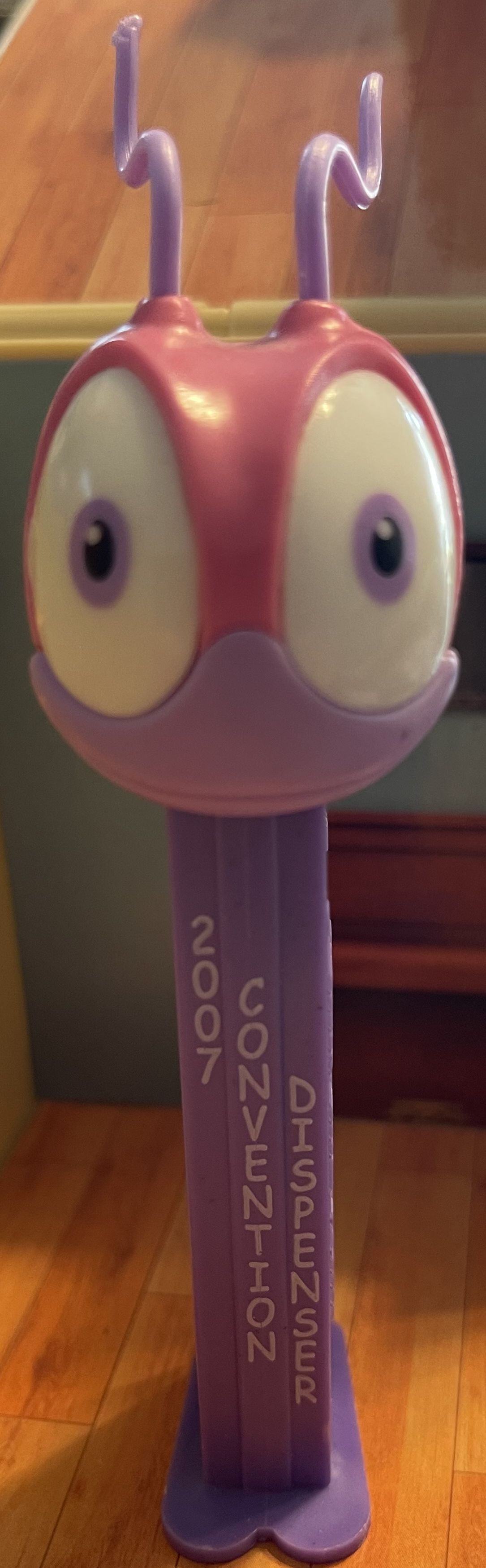 Looney Tunes - Duffy Duck Purple Stem