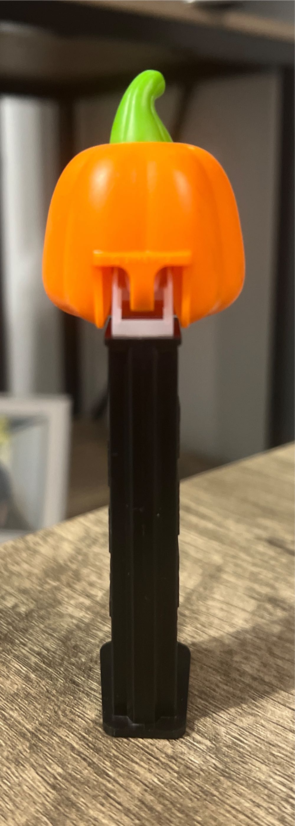 Scary Pumpkin - Halloween pez collectible - Main Image 3