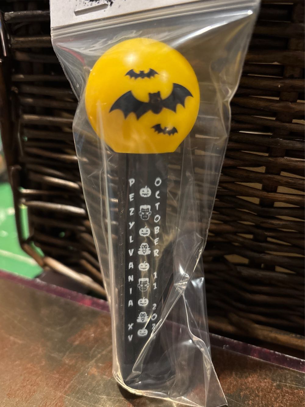 Pezylvania XV - Bats - Convention pez collectible - Main Image 2