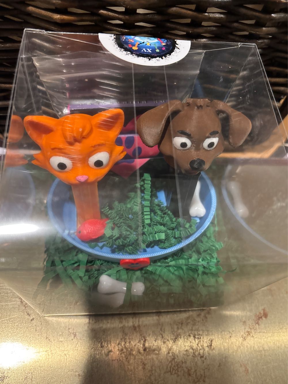Pezylvania XV - Dog And Cat (Charity Dispenser) - Convention pez collectible - Main Image 2