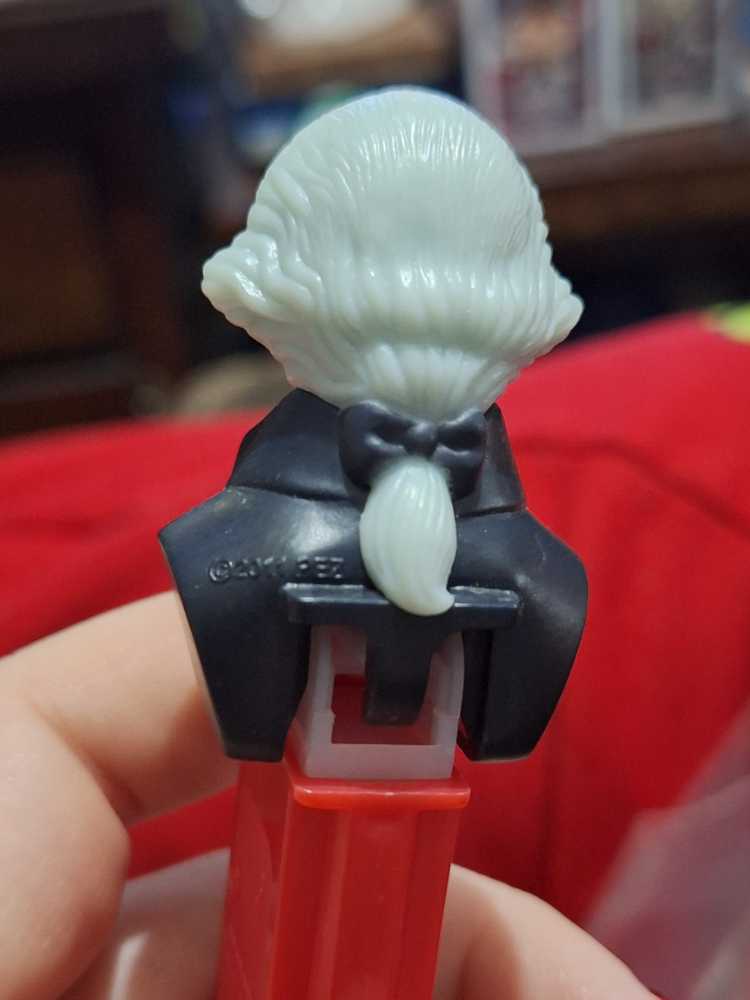 Presidents: George Washington - American President pez collectible - Main Image 2